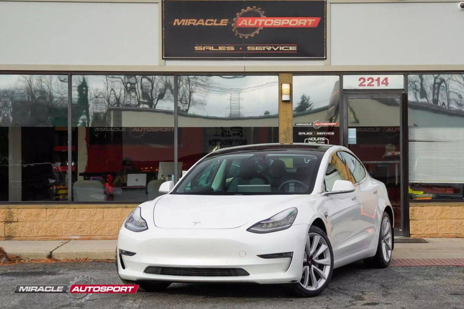 TESLA MODEL 3 2019 5YJ3E1EB8KF512382 image